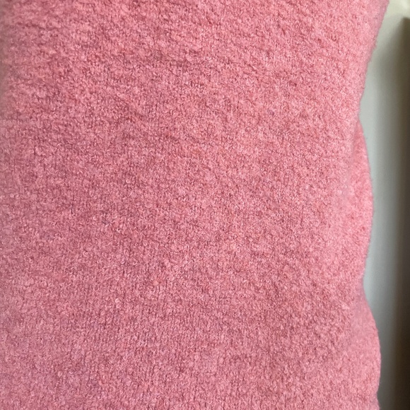 Express rose pink soft knit sleeveless v neck v-neck sweater vest - Picture 5 of 7